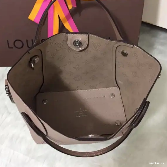 WIS HINA VUITTON LOUIS PM 0620